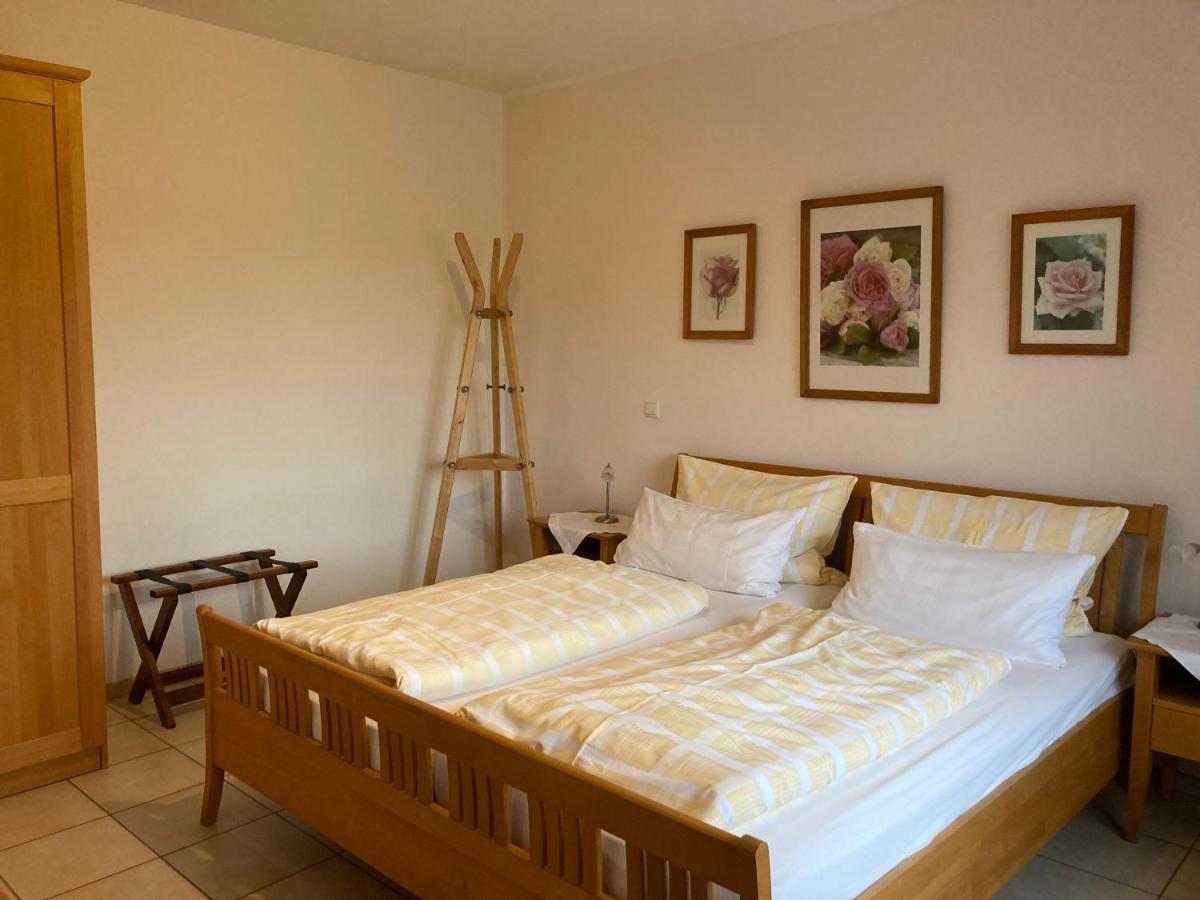 Landhaus-Apartments Wattenheim Екстер'єр фото